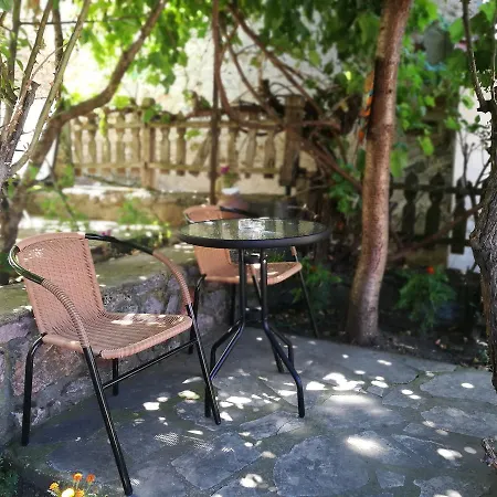 Πανσιόν Agios Achillios