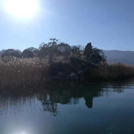 Agios Achillios Pensiune *