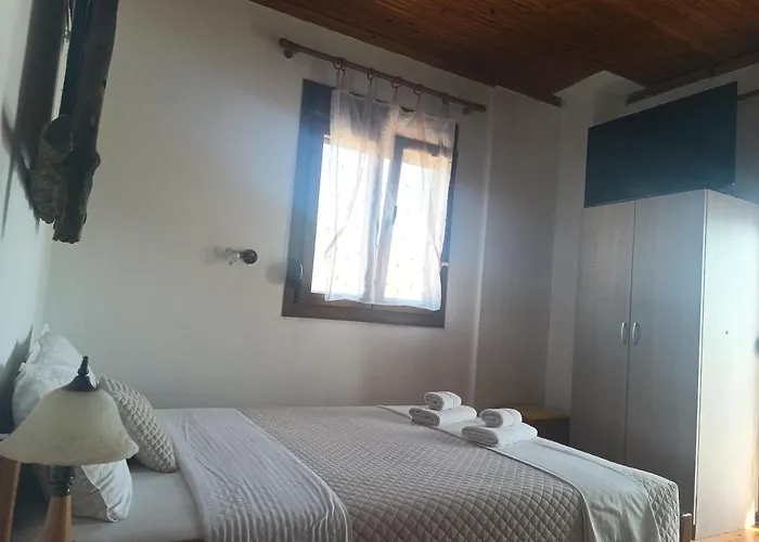 Agios Achillios בית הארחה 3*