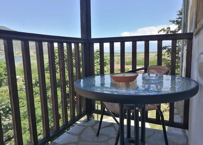 Pensión Agios Achillios 3*